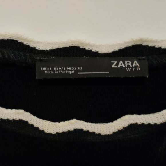Zara black top with white neck and sleeve detail - Picture 3 of 3